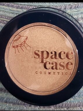 Space Case SEEN FROM SOACE 1A Highlighter - Warm Gold